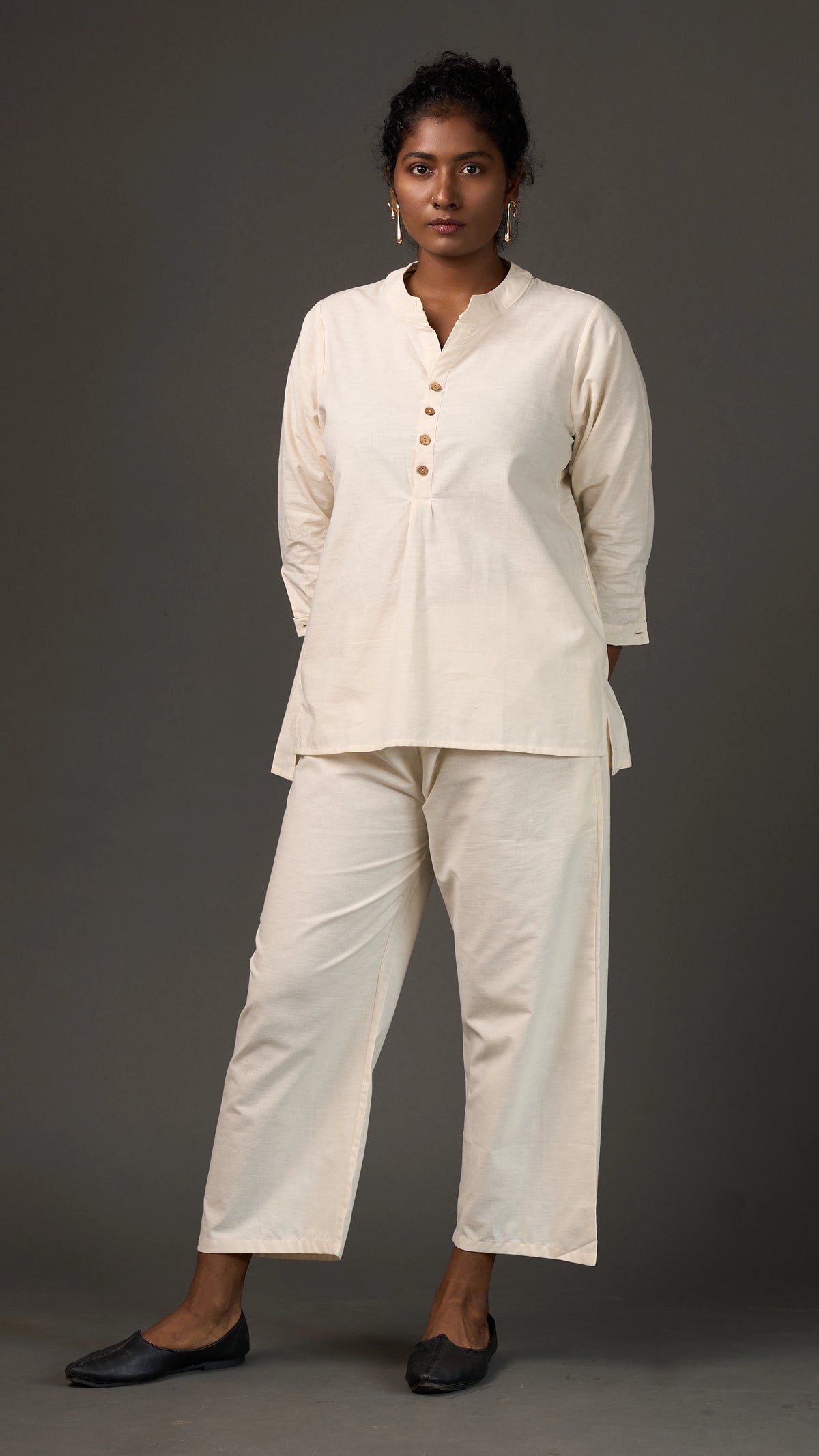 KANSO | White Cotton Linen Mandarin Collar Tunic with Wooden Buttons