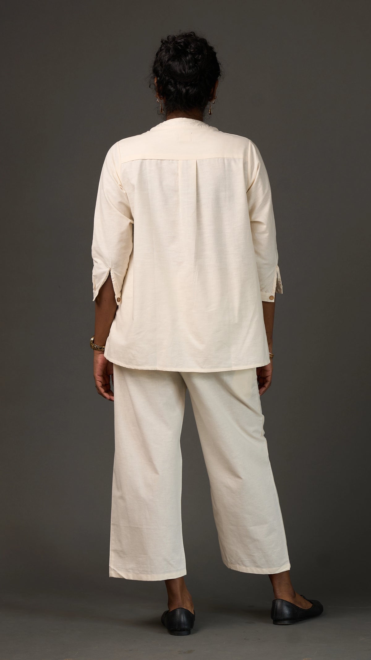 KANSO | White Cotton Linen Mandarin Collar Tunic with Wooden Buttons